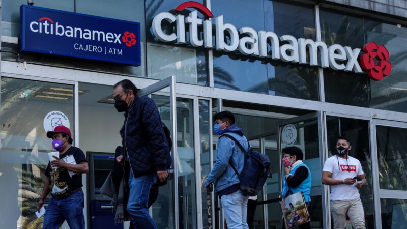 BBVA y Santander crecen en México y ganan cuota a costa de Banamex