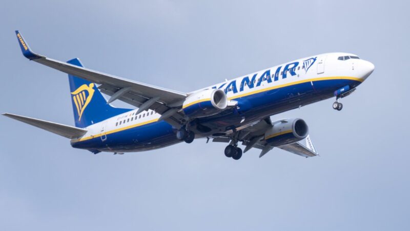 Italia limita el precio de los billetes de avión para viajar a sus islas: Ryanair amenaza con volar menos a este paí