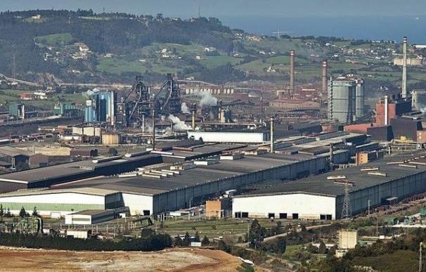 ArcelorMittal prorroga “unilateralmente” un año el ERTE que acababa este domingo