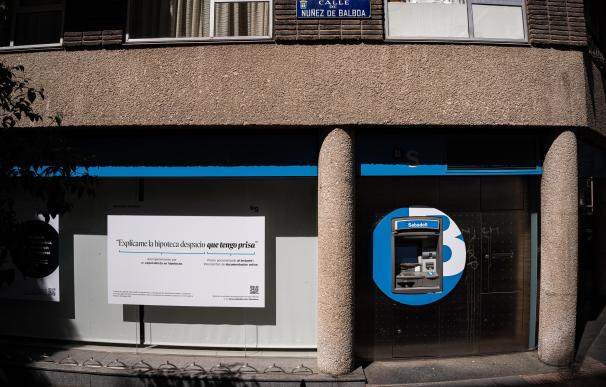 La absorción de BBVA pone en jaque la estrategia en banca minorista de Sabadell