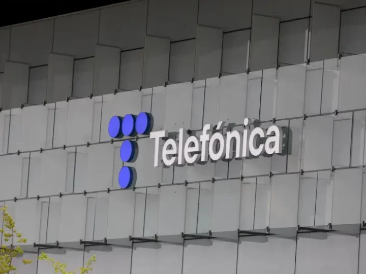 El Estado, STC y CriteriaCaixa cobrarán cada uno 85 millones en dividendos de Telefónica